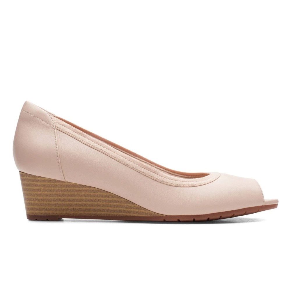 Clarks Women’s Mallory Charm Wedge size 7W
